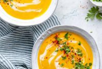 Golden Roasted Carrot Ginger Soup