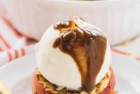 Vegan Baked Apples with Cinnamon Oat Crumble