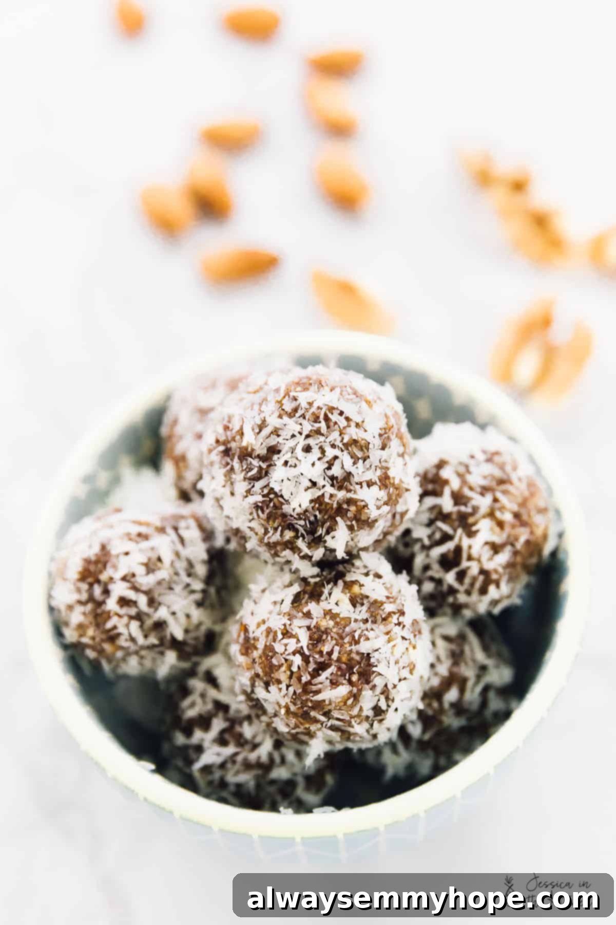 Quick and Zesty Vegan Coconut Lemon Energy Bites 1 featured 20812