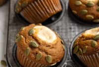 Spiced Pumpkin Cream Cheese Swirl Muffins