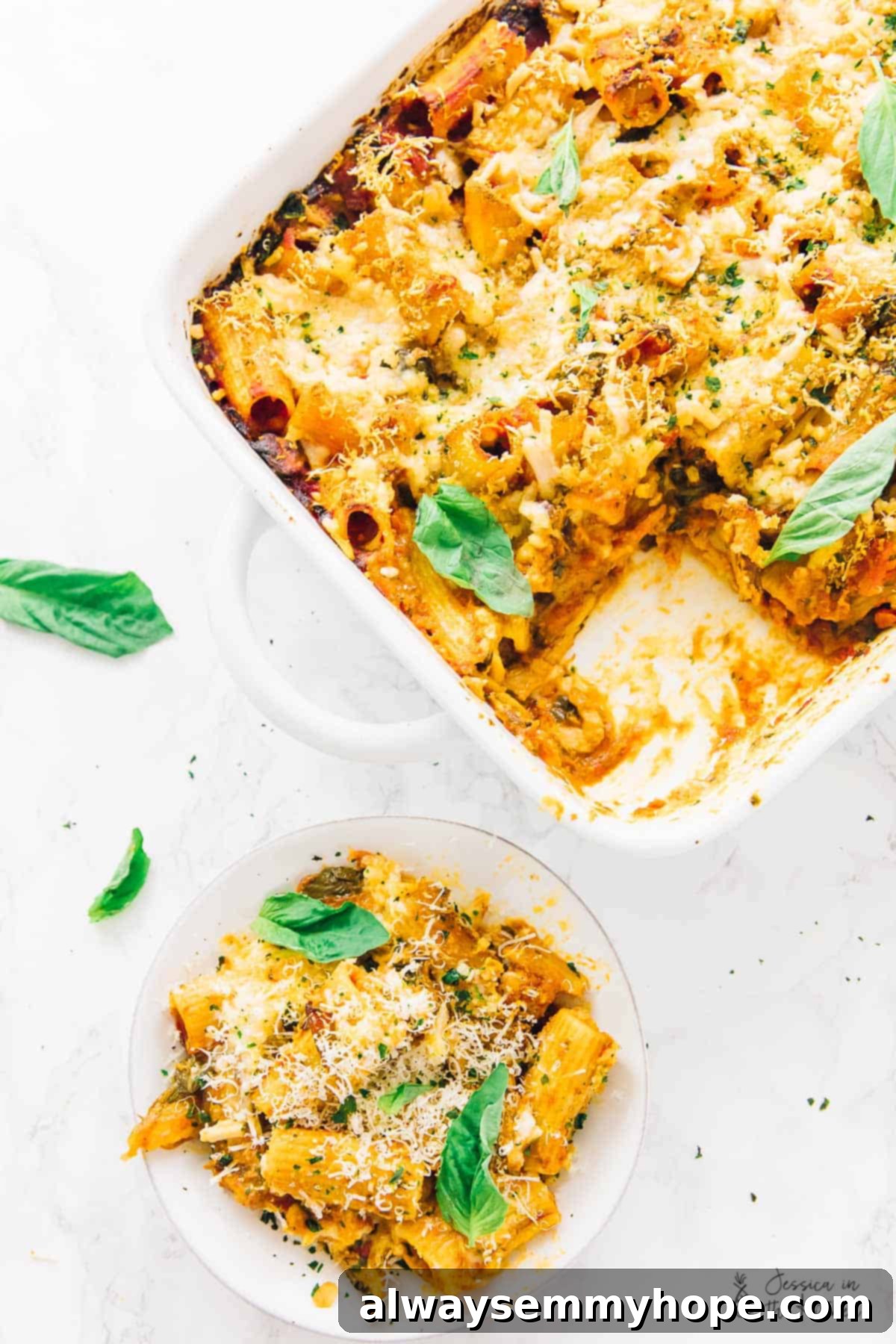 Creamy Vegan Cheese Pasta Bake 1 featured 22436