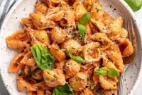 Silky Cashew Tomato Pasta