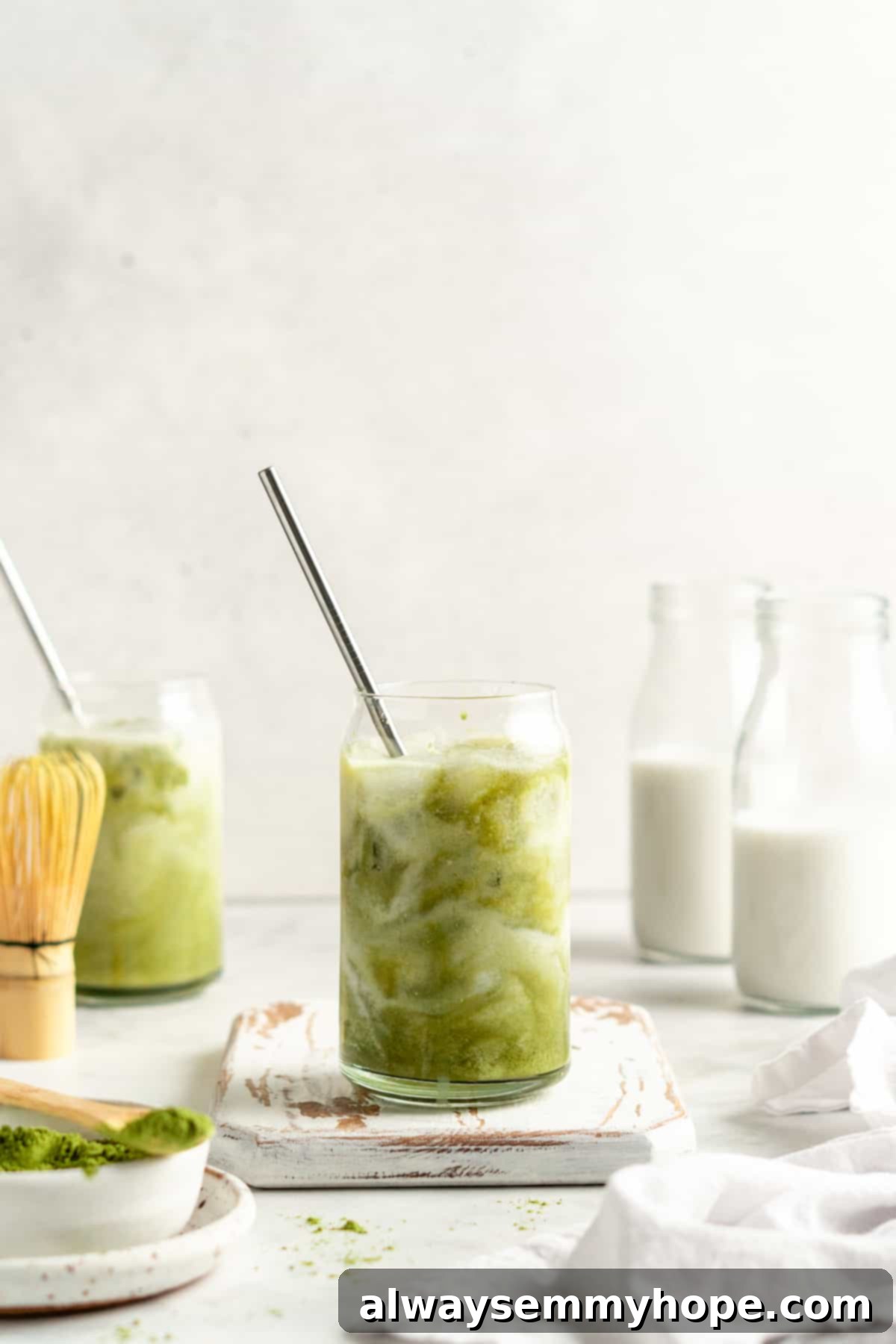 Smooth Iced Matcha Latte 1 featured 41008