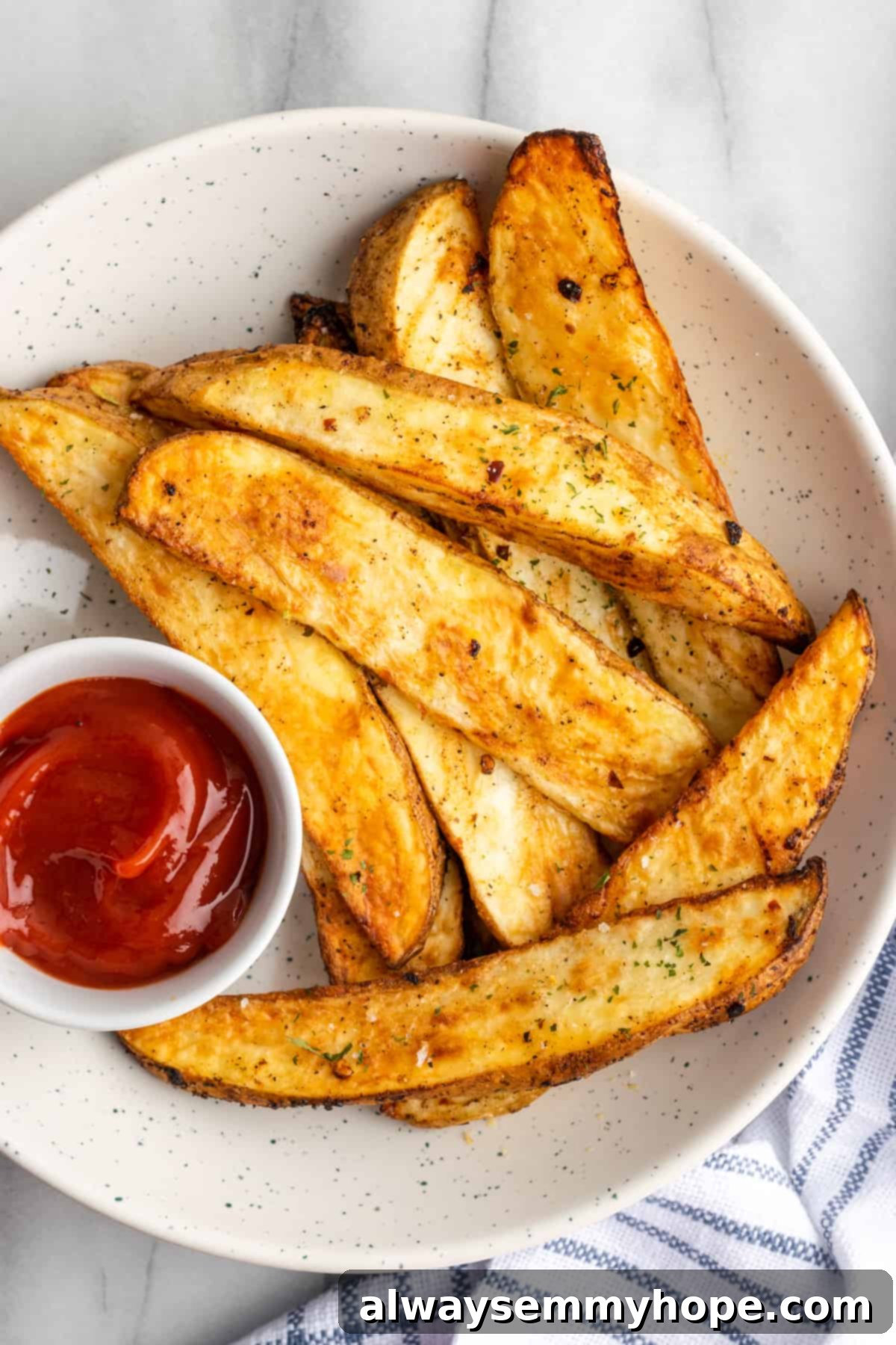 Crispy Air Fryer Potato Wedges 1 featured 47614