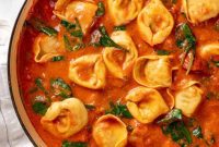 Creamy Tomato Tortellini Soup