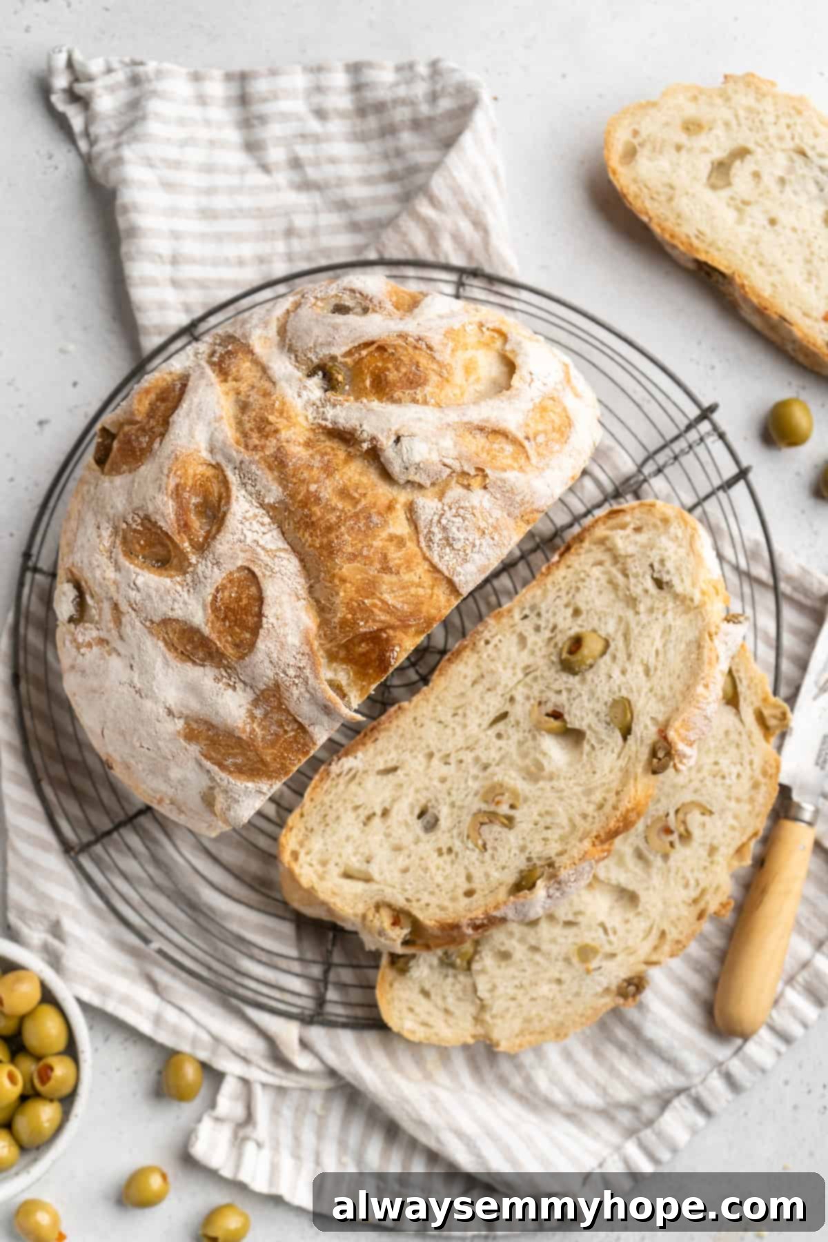 Mediterranean Olive Bread 1 featured 59212