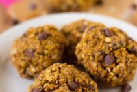 Pumpkin Chocolate Chip Oatmeal Breakfast Cookies