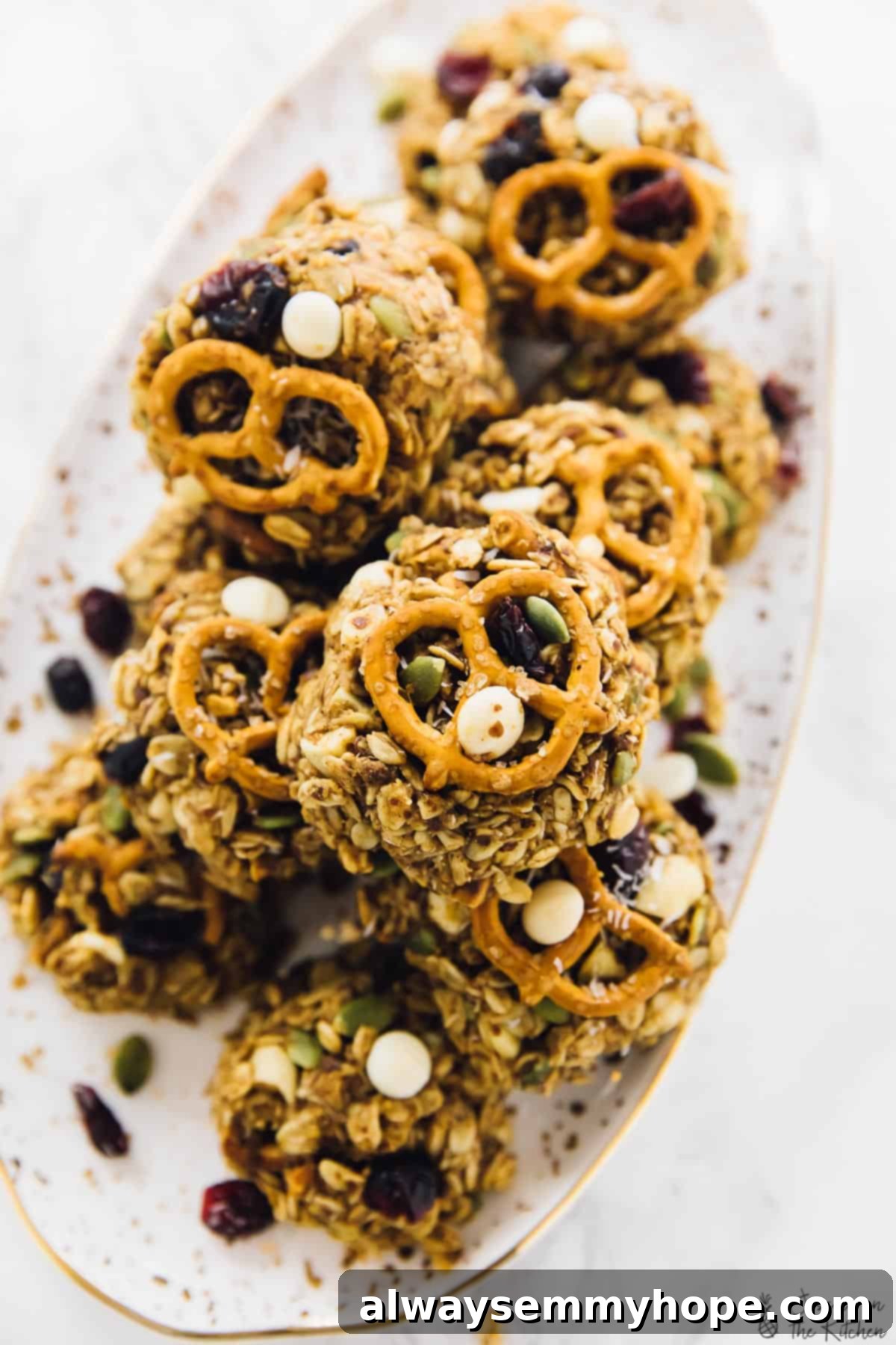Chewy peanut butter banana oatmeal cookies are perfect for breakfast, snacks, and anytime you need a little boost in your day. So easy too! Platter of peanut butter banana oatmeal cookies