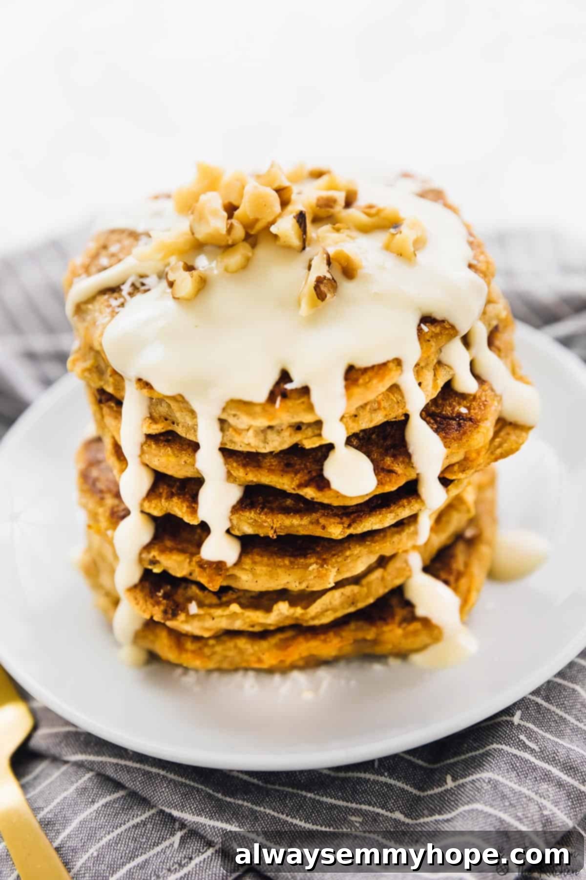 Vegan Carrot Cake Pancakes with Maple Cream Cheese 7 These Vegan Carrot Cake Pancakes are like eating carrot cake for breakfast!! They're gluten free, meal preppable and topped with a divine vegan maple cream cheese drizzle! via https://jessicainthekitchen.com