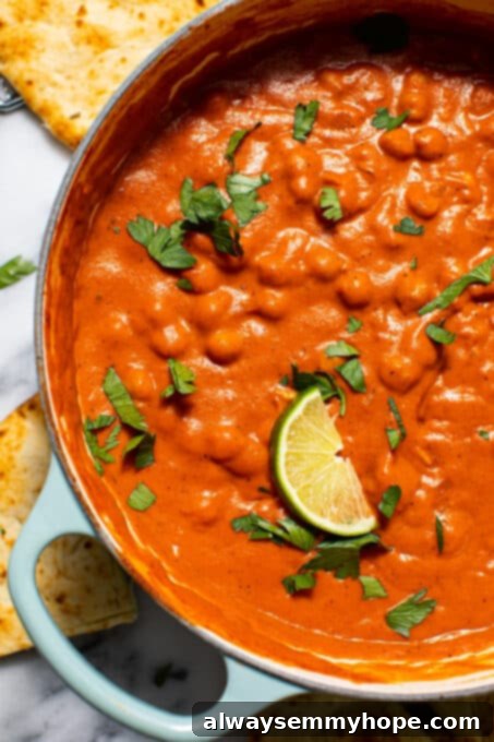 Pan of chickpea tikka masala.