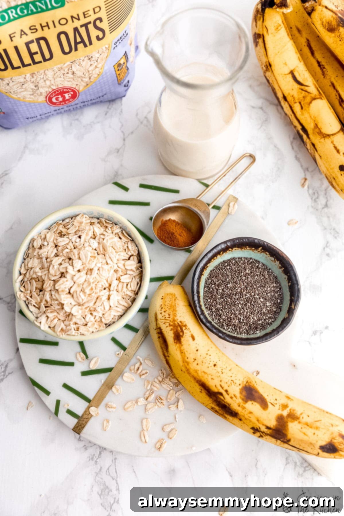 These banana bread overnight oats taste like dessert for breakfast! This easy recipe is filling, nourishing, and excellent for meal prep. Ingredients for overnight oats.