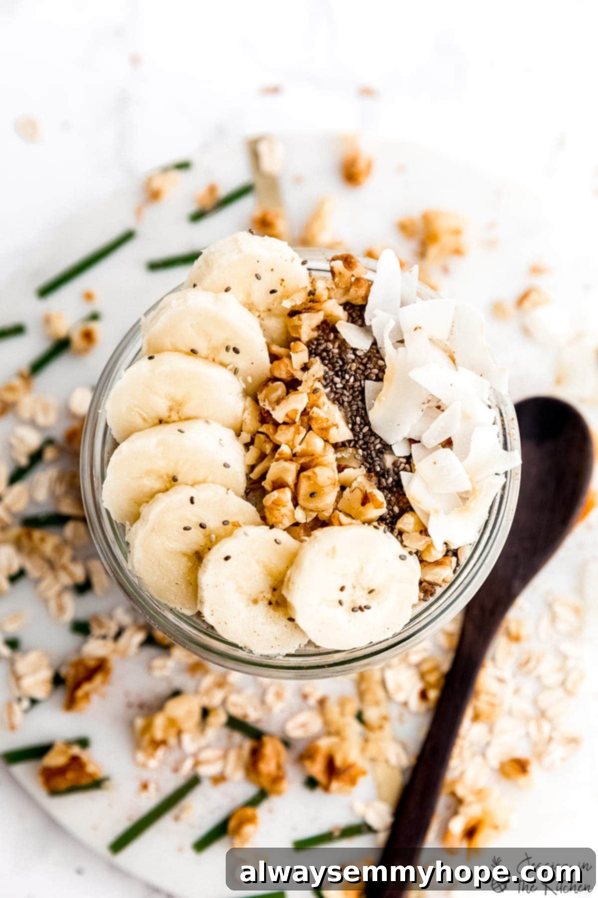 These banana bread overnight oats taste like dessert for breakfast! This easy recipe is filling, nourishing, and excellent for meal prep. img 29877 3