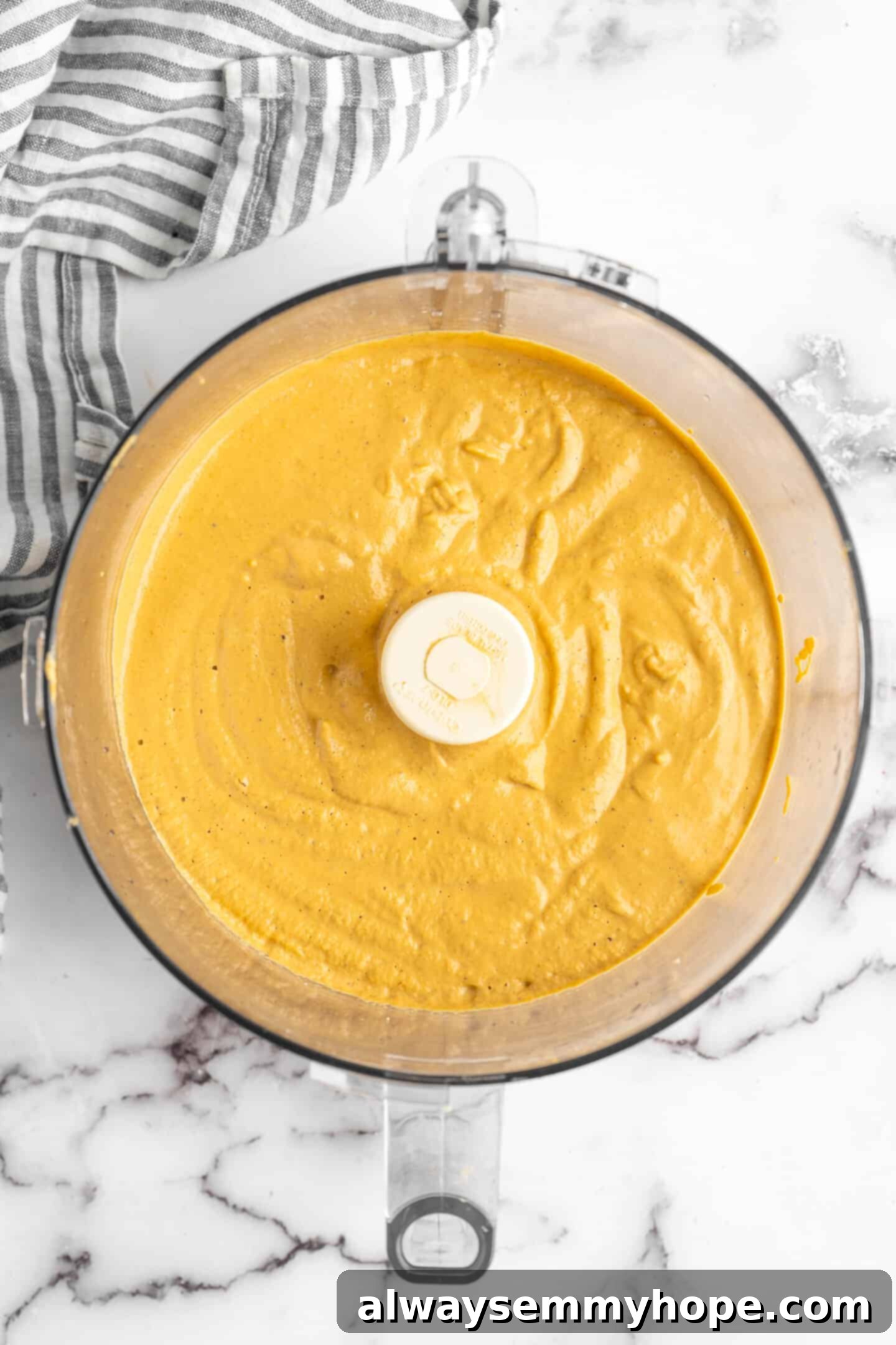 Vegan queso in a food processor Vegan queso in a food processor