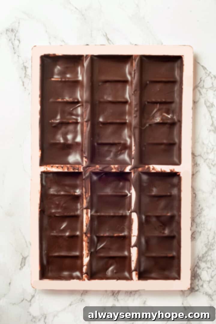 A Dubai chocolate bar is filled with crispy kataifi and a rich, creamy mixture of pistachio and tahini. Here’s how to make them at home! Chocolate in candy bar mold
