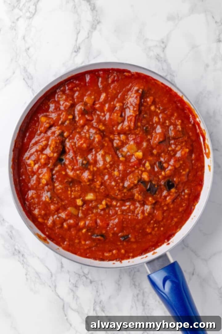 Sauce for baked spaghetti in pan