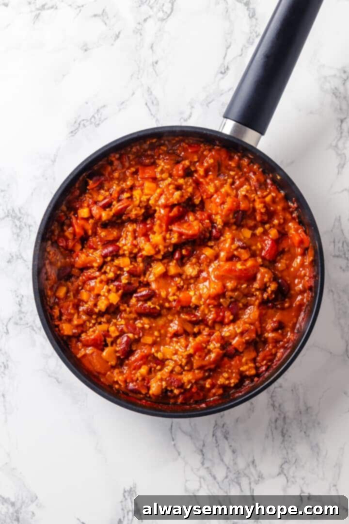 Vegan chili in pan